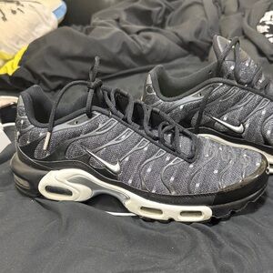 Nike Black and Gray Athletic Shoes
